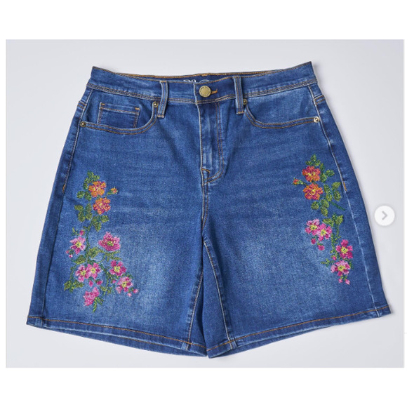 DG2 by Diane Gilman Women's Stretch Denim Essential Short Midtone Choose Your Sz - Picture 1 of 4